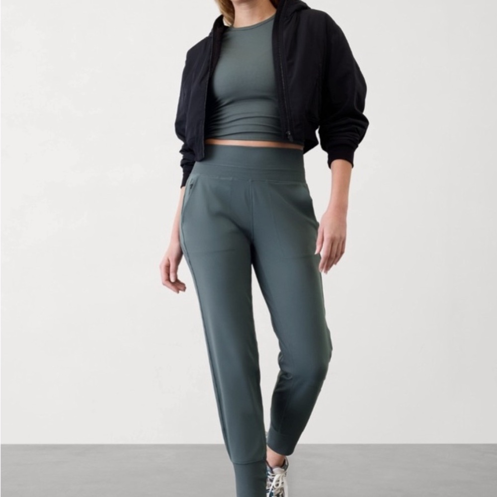 Athleta Venice Jogger in Eden